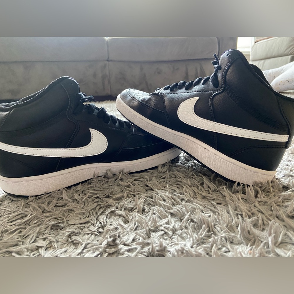 Nike Court Vision Mid Women’s size 9